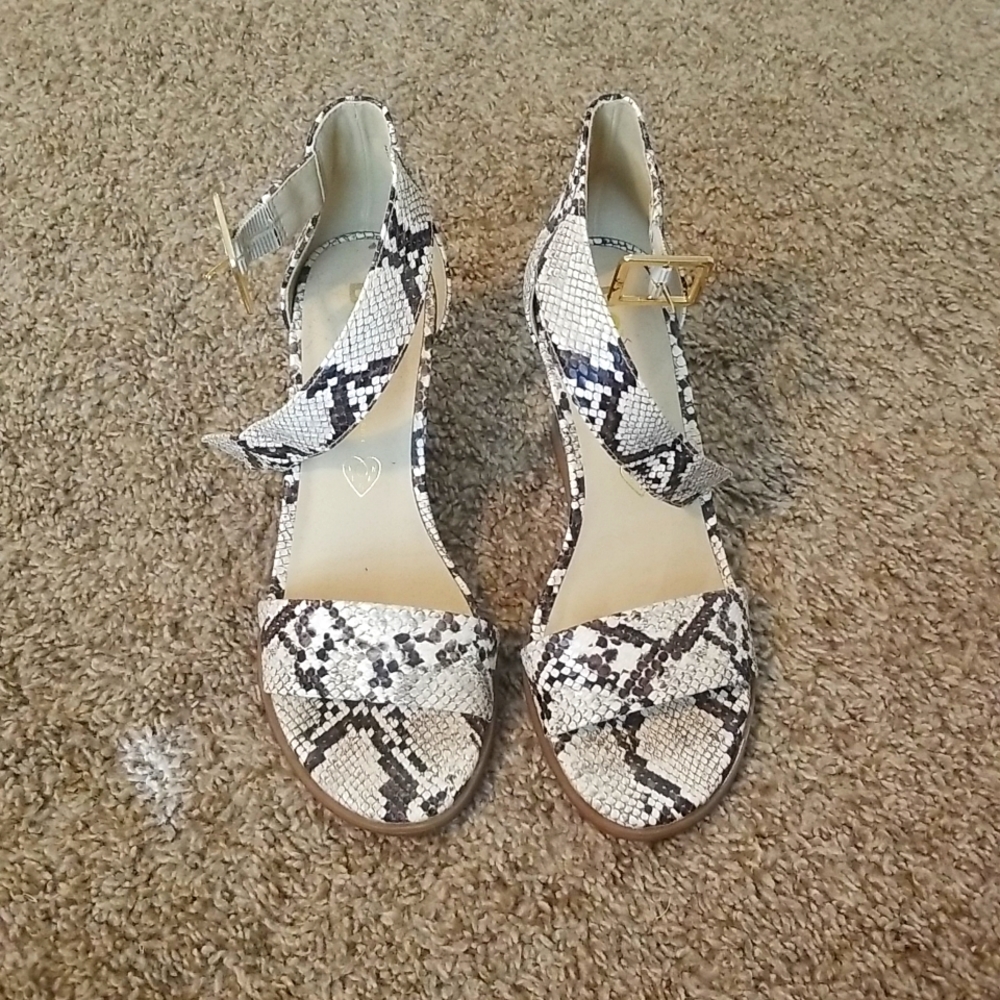 PC Footwear Wedge, Size 7.5